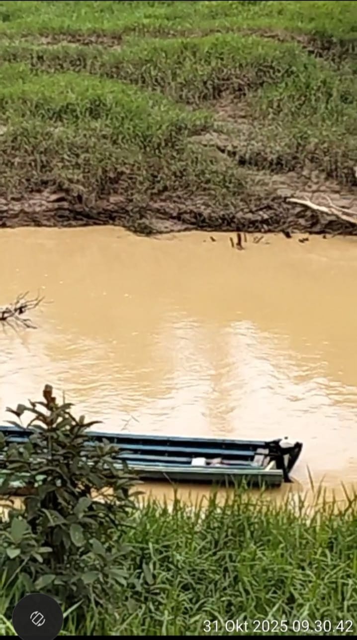 Lapor Pak Kapolres Sintang !!! Warga Keluhkan Air Sungai Payak Keruh Dan Kotor,Di Duga Ada Aktivitas PETI
