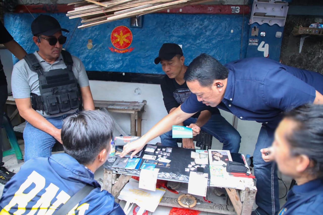 BNN DAN POLRI GEREBEK KAMPUNG AMBON