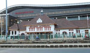 Antisipasi Kepadatan Akses ke Gambir, KAI Daop 1 Terapkan Berhenti Luar Biasa di Stasiun Jatinegara