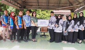 Apresiasi Peran Pendidik dan Dukung Fasilitas Belajar, JTT Gelar Bakti Sosial di Hari Guru Nasional