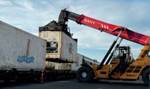 KAI Logistik Optimalkan KA Kontainer Reefer, Jaga Distribusi Pangan Segar Selama Natal dan Tahun Baru