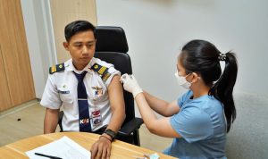 KAI Vaksinasi Petugas LRT Jabodebek Jelang Angkutan Nataru 2025/2026