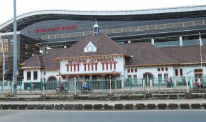 Antisipasi Kepadatan Malam Tahun Baru, Sejumlah KA Berhenti di Stasiun Jatinegara