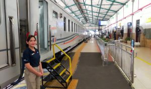 Arus Libur Nataru Memuncak, Stasiun Madiun Jadi Episentrum Kepadatan Penumpang KA