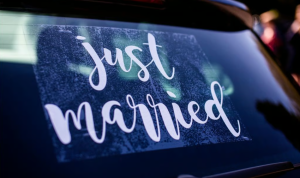 Baru Menikah? Begini Cara Menyatukan Gaya Keuangan Berdua