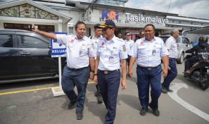 Direktur Utama PT KAI Lakukan Posko Angkutan Nataru 2025/2026, Pastikan Pelanggan Terlayani dengan Baik