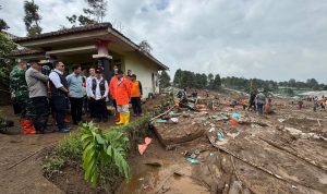 Tinjau Lokasi Banjir Bandang dan Longsor di Bandung Barat, Wapres Pastikan Penanganan Cepat