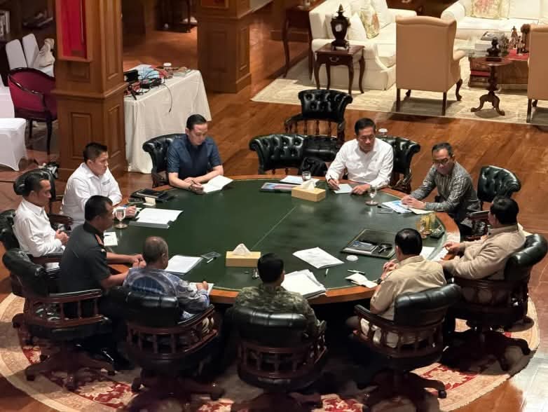 Kumpulkan Menteri di Hambalang, Presiden Prabowo Perkuat Kerja Sama Pendidikan Indonesia–Inggris