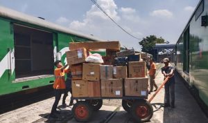 KAI Daop 2 Bandung Angkut 481ribu Kg Barang Hantaran Selama Angkutan Nataru 2025/2026