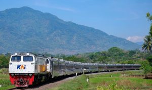 KAI Ingatkan Bahaya Beraktivitas di Jalur Rel, Keselamatan Jiwa Jadi Taruhan