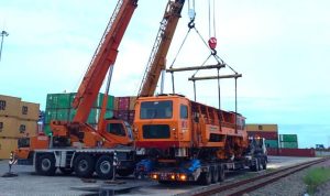 KAI Logistik Sukses Dukung Perawatan Jalur KA Melalui Pengiriman Multi Tie Tamper ke Kuala Tanjung