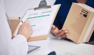 Deadline Mepet? Ini Solusi Pengiriman Dokumen Luar Negeri Super Cepat!