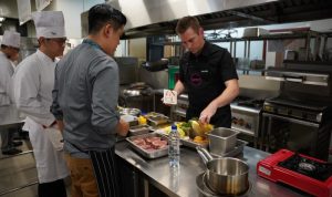 Hotel Management BINUS University Hadirkan Callum Hann, Australian MasterChef Personality