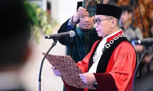 Presiden Prabowo Saksikan Pengucapan Sumpah Adies Kadir sebagai Hakim Konstitusi