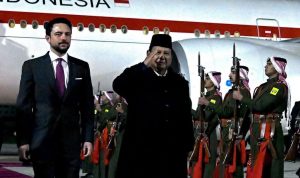 Presiden Prabowo Tiba di Amman, Disambut Putra Mahkota dan Dikawal F-16 AU Yordania