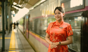 KAI Services Hadirkan Nuansa Imlek dalam Perjalanan Kereta Api