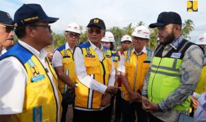 Tinjau Normalisasi Sungai Air Dingin Padang, Menteri PU Instruksikan Percepatan Penanganan dan Keterlibatan Masyarakat Melalui Program Padat Karya