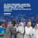 TP. PKK Prov. Lampung Bersama DWP Bagikan 500 Paket Takjil 