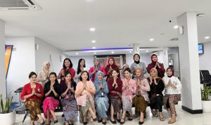 Antusias Peringati Hari Kartini, Pekerja BRI Branch Office Kemayoran Kenakan Busana Nasional