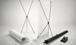 Bagaimana Supplier X Banner Menjamin Ketahanan Warna Banner