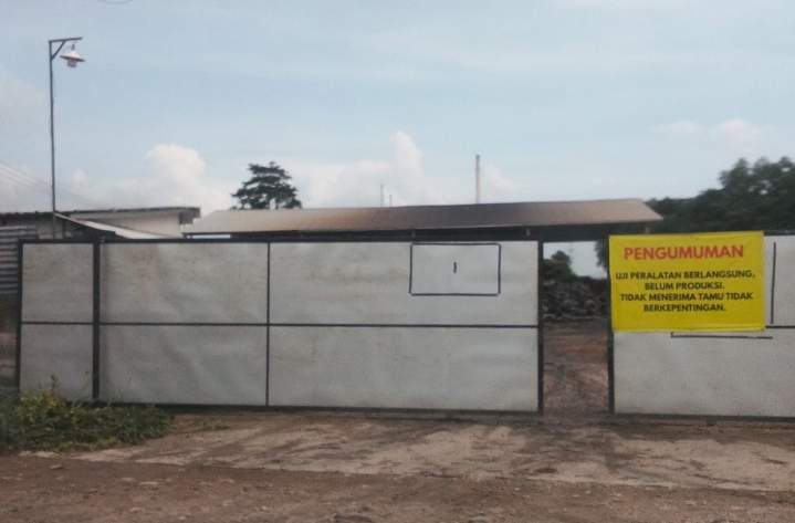 Lapor Pak Kapolda ,DLH ,KLHK ,Di Duga Gudang Pengolahan Limbah Ban Bekas Ilegal Telah Beroperasi Diam Diam Tanpa Izin