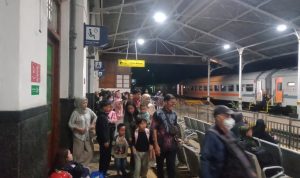 KAI Daop 2 Bandung Sampaikan Permohonan Maaf, Perjalanan KA Siliwangi Tertahan Akibat Genangan Air di Petak Jalan Cianjur–Cibeber