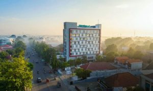 Hadirkan Nostalgia Permainan Tradisional, Metland Hotel Cirebon Gelar Dolan Sore & Pasar Dadakan