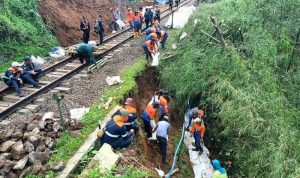 Perbaikan Gogosan Dikebut, KAI Daop 2 Bandung Targetkan Esok Hari Operasional KA Siliwangi Kembali Normal